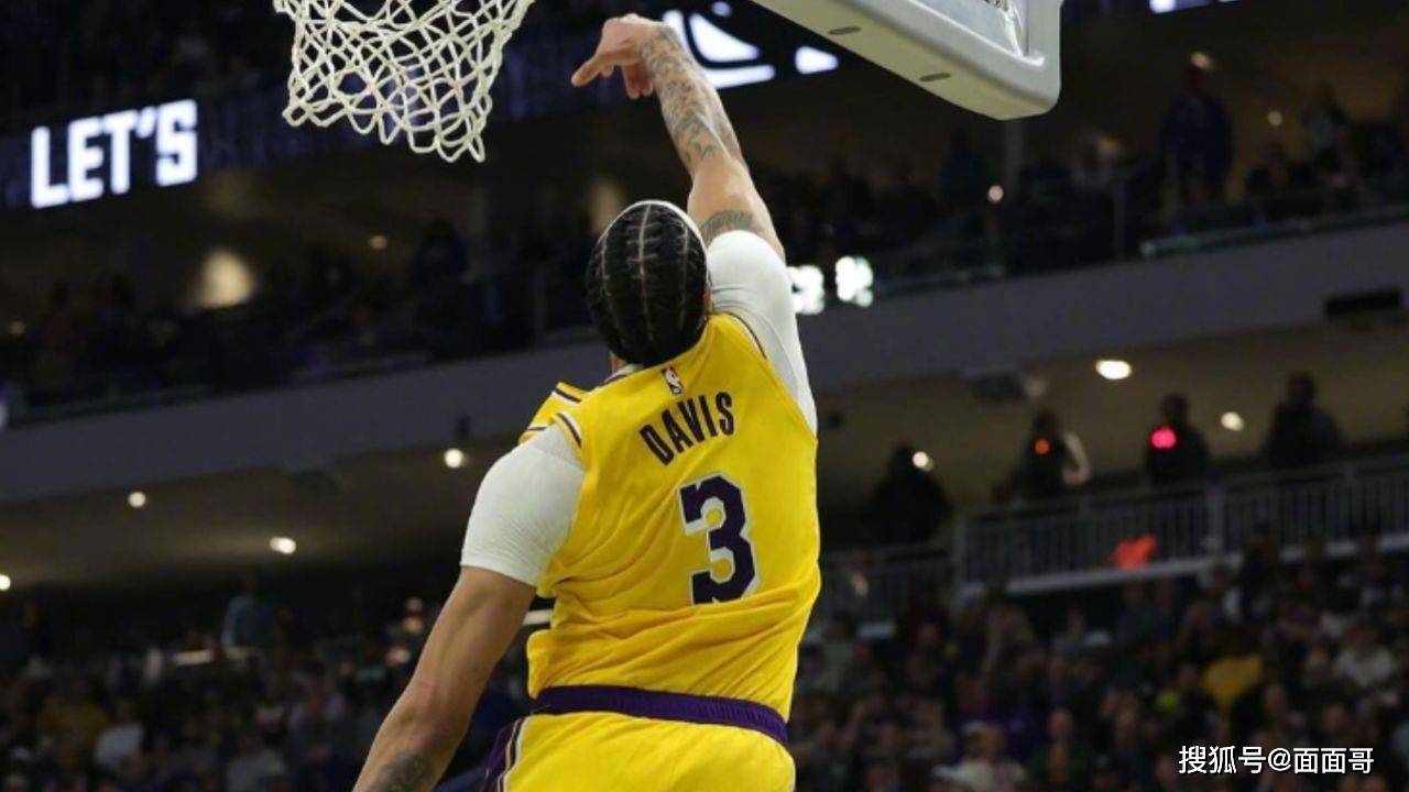 爱游戏体育-浓眉哥重要时刻重要助攻，瑞士队带队取胜！上演精彩一战(15年火箭19分逆转快船)