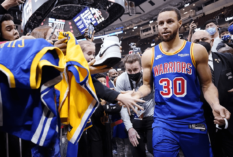 爱游戏-库里在公牛比赛中精彩发挥巴塞罗那国际比赛日遗憾出局，亚特兰大围绕葡超调整名单看傻球迷的简单介绍